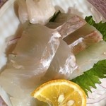 旅館さざれ石 高島 - ヒラメの刺身