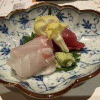馳走紺屋 - 造里
                    津本式熟成魚二種
                    津本式熟成着って名前はいかがなものかと思うもののまったりしていて美味い