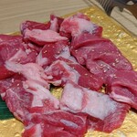 巣鴨 ジンギスカン 金のジンギ - 最初に出てくる人数分の羊