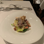 ル・マノアール・ダスティン - 春キャベツとホタルイカ　鯖の温かなサラダ　オニオンマスタードソース