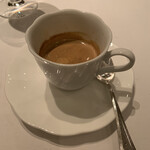 ル・マノアール・ダスティン - 残りのシャンパンとエスプレッソのダブルで締めます。