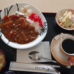 Keishoku Komachi - 土日祝限定の日替りランチ。今日はひき肉カレー。