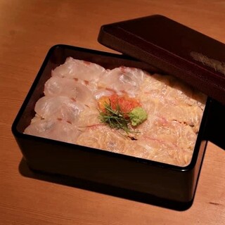 平日午餐時間的◆海帶腌真鯛兩色重1,100日元◆