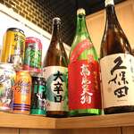 Izakaya Saichan - 日本酒は常に10種ほどご用意。半合グラスで飲み比べも