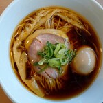 らぁ麺 はやし田 - 濃厚鶏清湯スープの
                   醤油らぁ麺(^^)