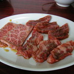 三色ランチの肉