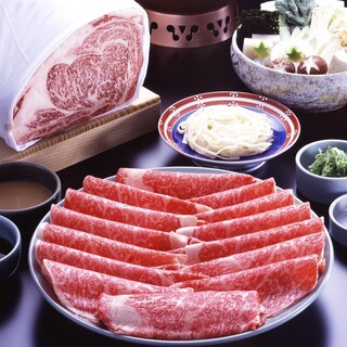 High-quality Kuroge Wagyu beef and Iwanaka pork carefully selected