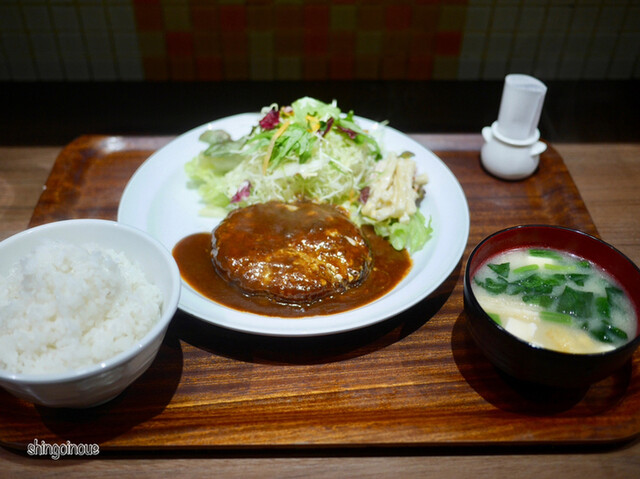 Bomber Kitchen Yakuin honten, Fukuoka, Japan