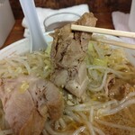 ラーメン二郎 - 豚②