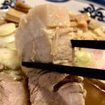 麺とおばんざいとお酒のお店 佳什 - 極厚豚バラチャーシュー