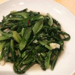 Stir-fried seasonal green vegetables