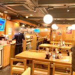 神田屋 暁 - 店内（写真手前がせんべろコーナー）