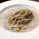 天びん棒 - 名物マッシュルームパスタ（1,200円）