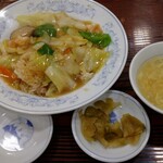 ぎょうざの満洲 - 中華丼