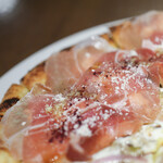 Motive Pizzeria E Caseificio - ２０２２年３月再訪：フレッシュモッツァレラとパルマ生ハム＆スーマック☆