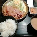 Komoriya - 生姜焼き定食 830円