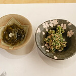 銀座 鮨正 - 菜の花のゴマ和え、もずく酢