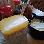 元禄うどん - とろろ昆布と天かすと調味料