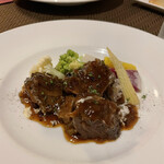 Quarant Quatre - フォークだけで食べられるイノシシ肉