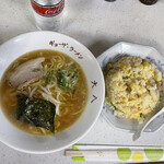 大八 - みそラーメンとチャーハン