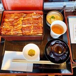 忠八 - 特うな重