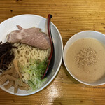 博多ラーメン 亀八 - 豚骨つけ麺（980円）