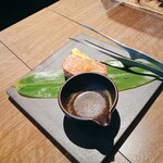 焼肉モランボン 市役所前店 - 『極厚特上タン塩』　自分で焼くことも出来ますが、これは焼いてもらうのがオススメ！