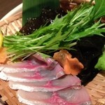 創旬 くつろぎ - お通し…イナダと生ワカメ