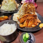 Takakura - ご飯、味噌汁、漬物付き！