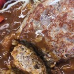 カレーのチャンピオン - ではいただきます。 いざ！
            
            んんんーーーハンバーグが本格的過ぎ。もちょっとチープに^^;
            
            カレー今日はなんか薄く感じたなぁ。
            福神漬けが申告制に。シナウイルスのせいか？
            
            放題に戻してね。
            