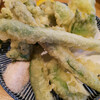 丸秀鮮魚店 - 春野菜の天ぷら。