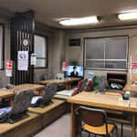 さか本そば店 - 小上がり