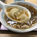 さか本そば店 - ワンタン、皮は少し厚めかな。