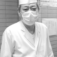 鮨 一新 - 亭主（あるじ）"橋本孝志（はしもとたかし）"親方（おやかた）