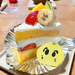 赤羽製菓 シェ・アカバネ - ショートケーキ。フルーツタップリでンマーーイ