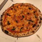 ワインとピザ ビストロ ポリッツァ - マルゲリータ