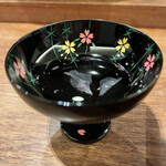 茂幸 - 食前酒は桜のお酒、器も桜を選びました♪