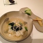 デフィ・ジョルジュマルソー - 飯
      西中洲カレーか雑炊選べます
      オススメは雑炊
      お新香が嬉しい