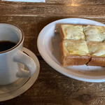 CLAMP COFFEE SARASA - 珈琲とチーズトースト