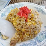 山忠 - チャーハン600円、量は普通デス。