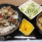 南部ビストロ うんめのす - 牛焼肉丼定食 △