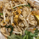 さいとう食堂 - 【パッタイ】油揚げ入りが日本風でいい味出してる。食感が楽しい。