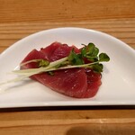 restaurant bio - 鰹のお刺身