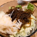 restaurant bio - じゃが芋のハリハリを退けたらもずく酢が出てきた