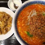 北京菜館 - 担々麺＋半チャーハン