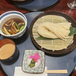 Inaniwa Hompo Meiji Sasuke Shouten - 比内地鶏稲庭つく麺1300円、胡麻だれ150円