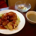 源烹輪 麺篠居士 - 海老とイカのさくさく揚げ甘辛醤油煎り炒め、ランチ定食1050円
