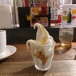 BUCYO COFFEE - ソフトクリームをモーニングに、トッピングっ！