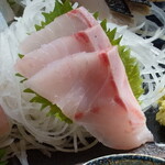 めしや　大磯港 - ”イシダイ”、意外なほど脂が乗っています。旨みも強く、とても美味しいです。