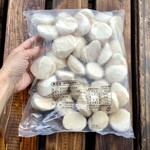 本間水産 - オホーツク海産・ホタテ貝柱(生食用)／1kg(約30〜35個入り)
